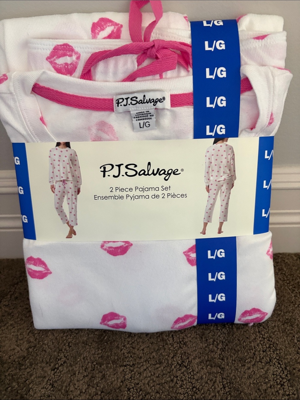 P.J. Salvage White and Pink Lip-Print 2-Piece Pajama Set